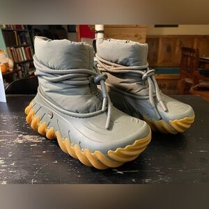 Crocs insulated boots gray/green